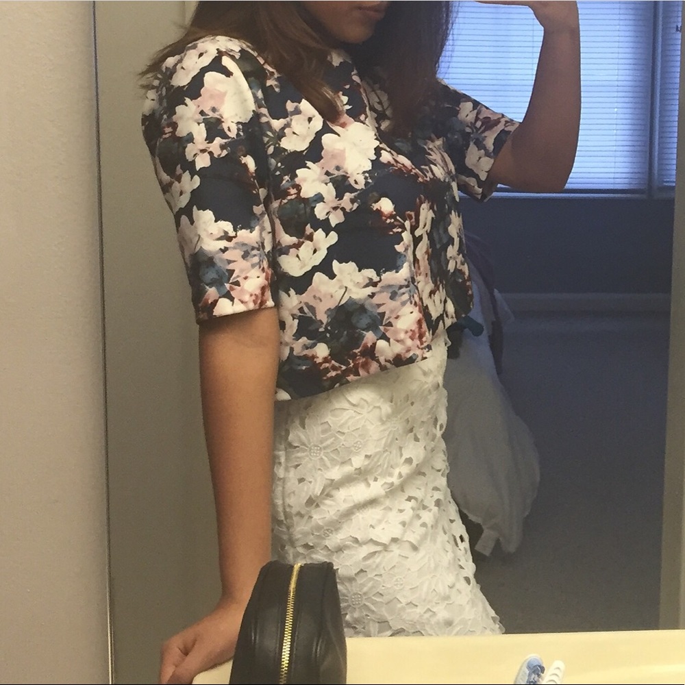 Cropped floral top